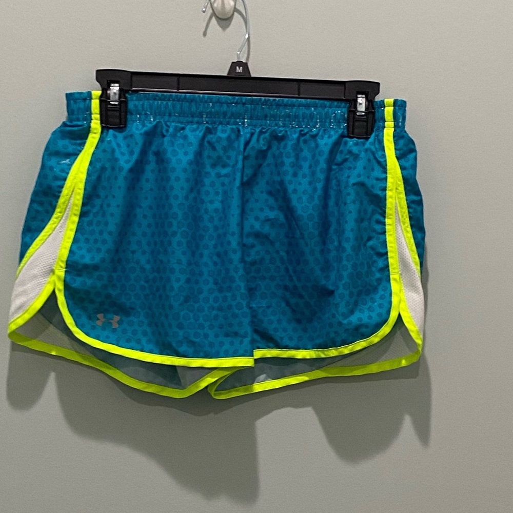 womens medium under armor shorts